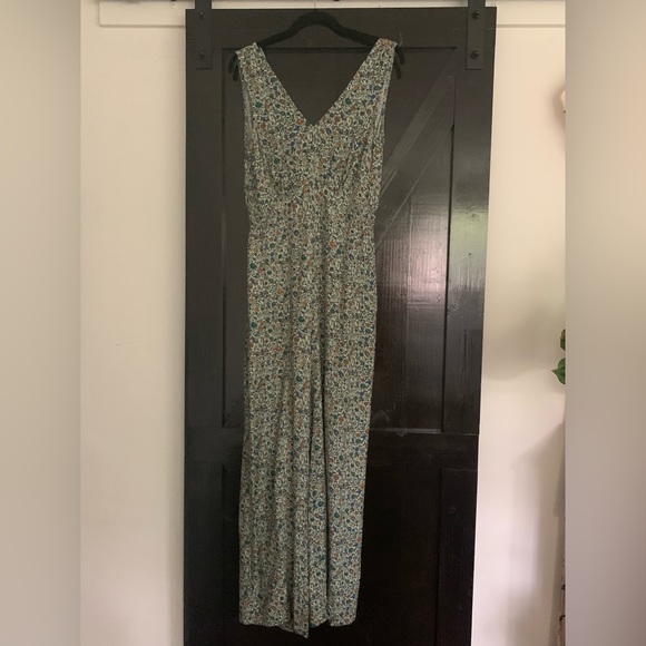 Oliver Bonas, paisley print jumpsuit with pockets. Size 6 UK, fits like a 2/4 US - Picture 3 of 4